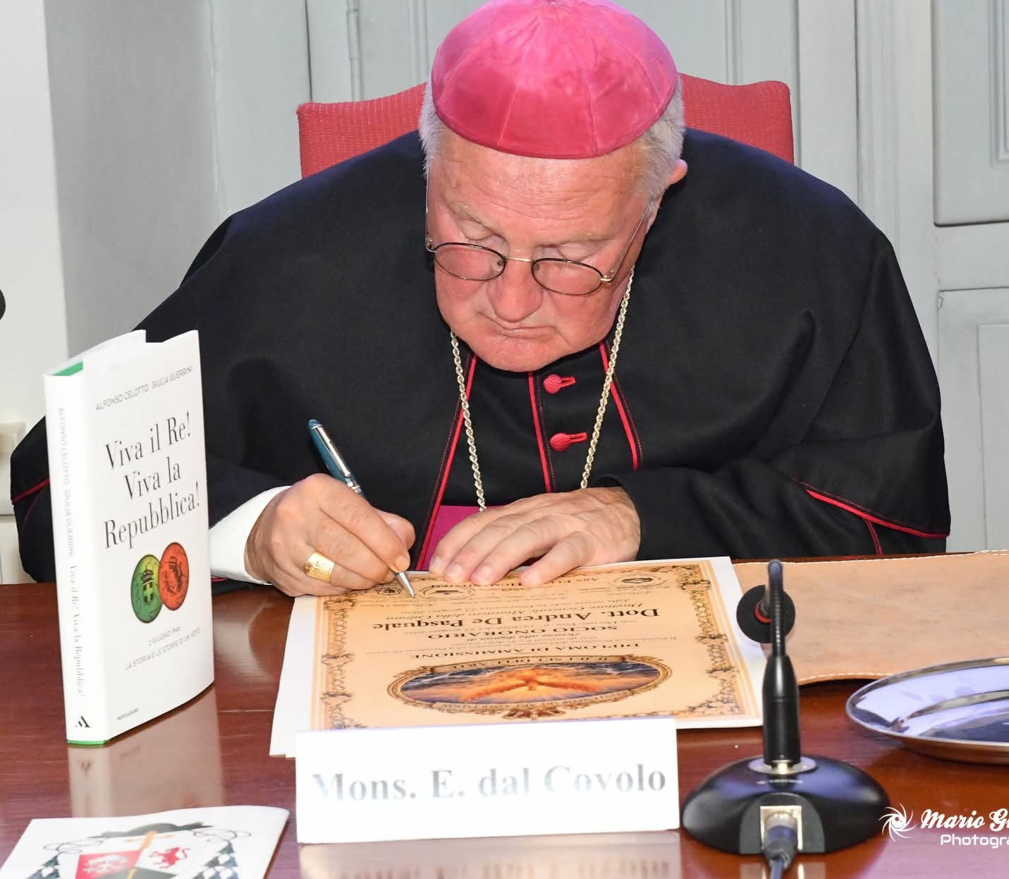 Una testimonianza di stima di S.E. Mons. Enrico dal Covolo Vescovo titolare di Eraclea che valorizza l’impegno per l’arte e la cultura